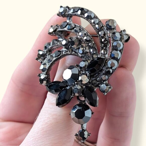 Vintage Black Glass & Marcasite Brooch - Picture 4 of 7